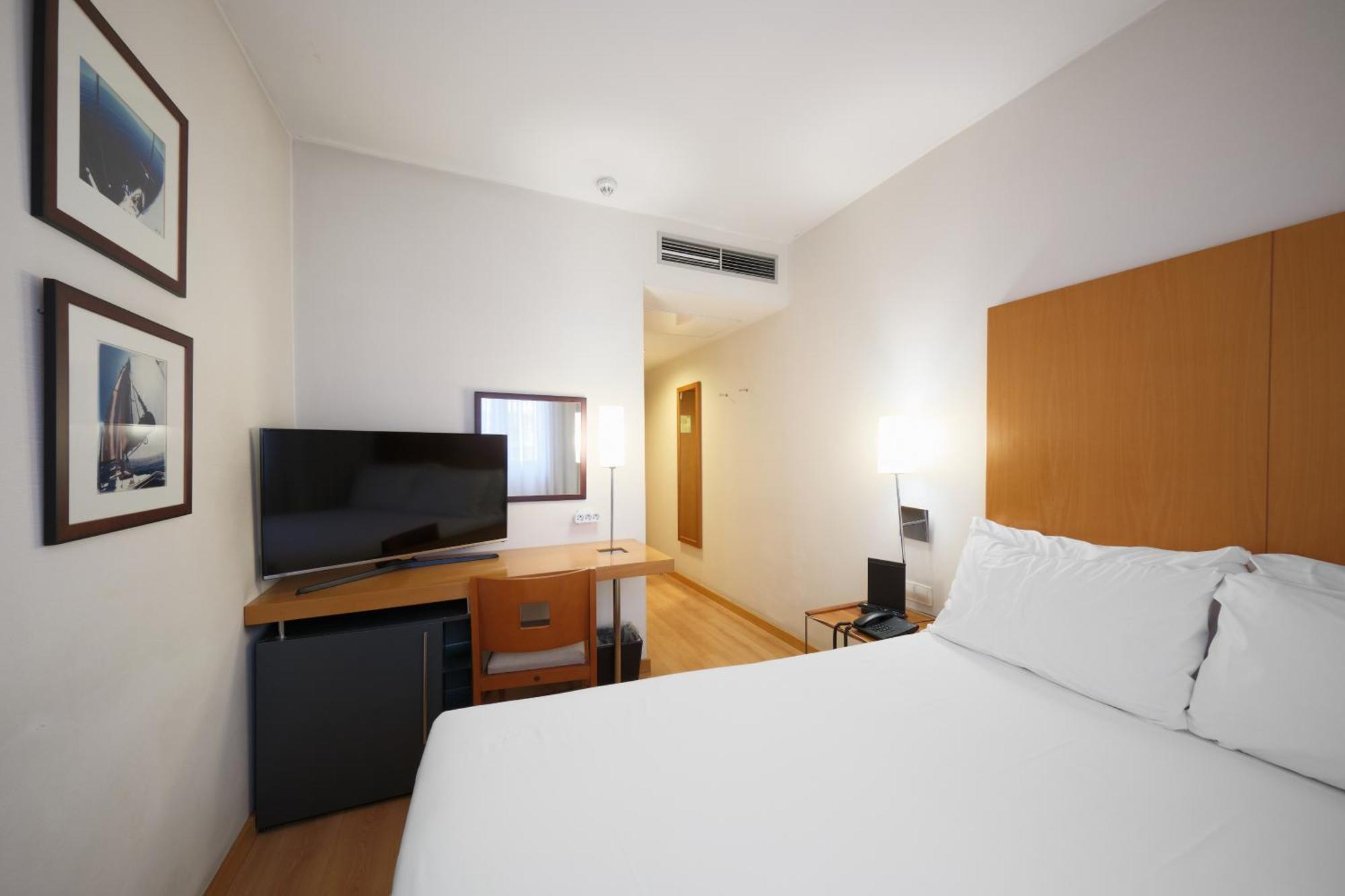 Catalonia Barcelona Beach Room photo