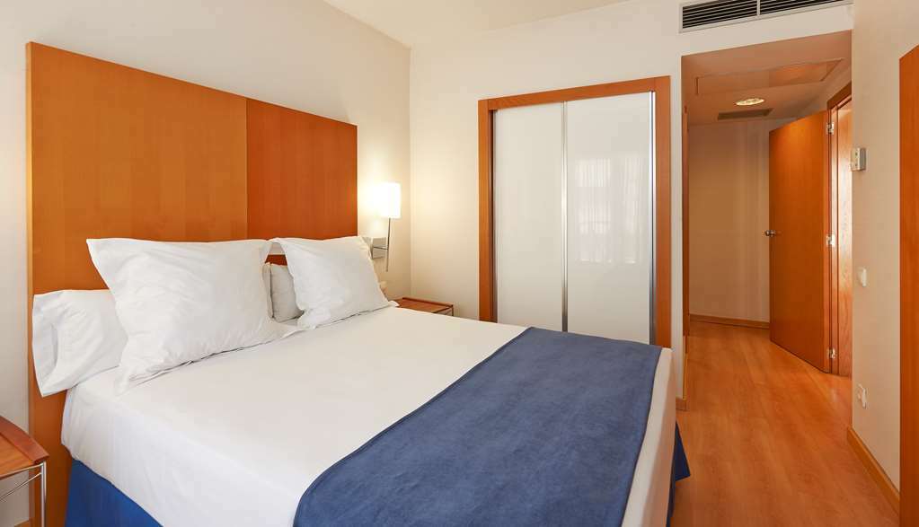 Catalonia Barcelona Beach Room photo